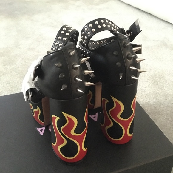 ❌SOLD❌Lamoda Revin platform heels - Picture 3 of 4